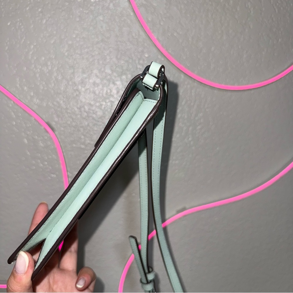 Kate Spade Phone Crossbody - Picture 4 of 5